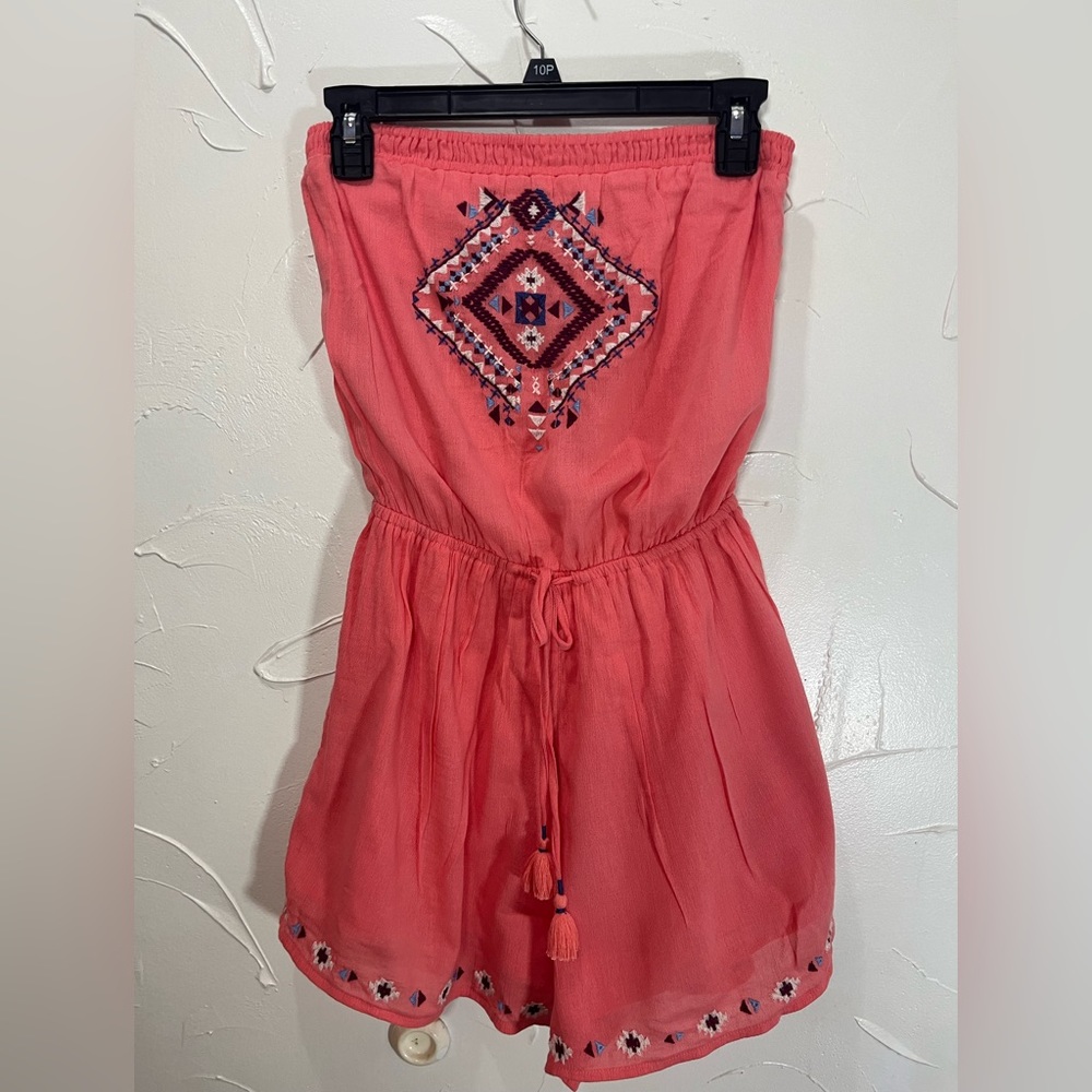Hollister Strapless Embroidered Romper Coral SZ X Small